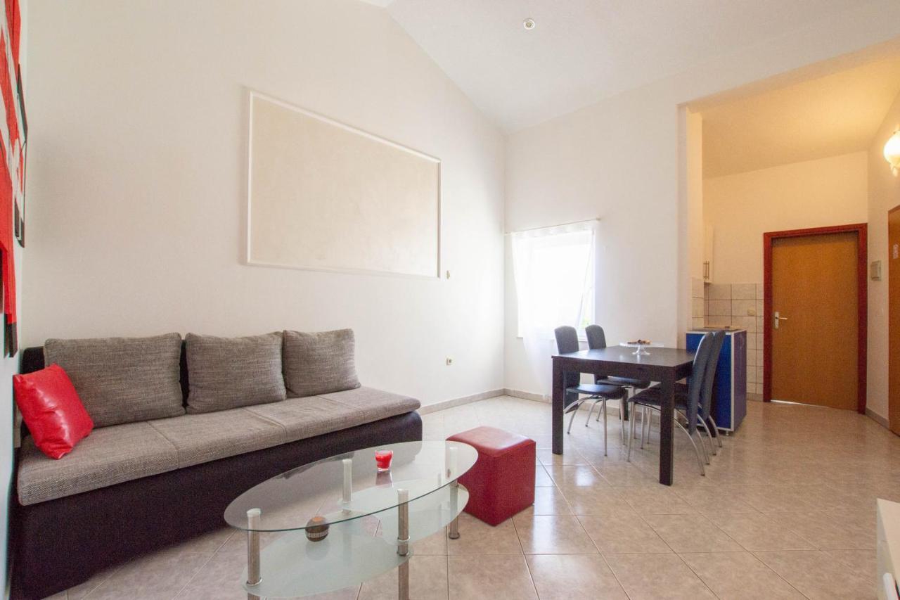 Cozy Apartment With Breakfast On Request 1 بولا المظهر الخارجي الصورة