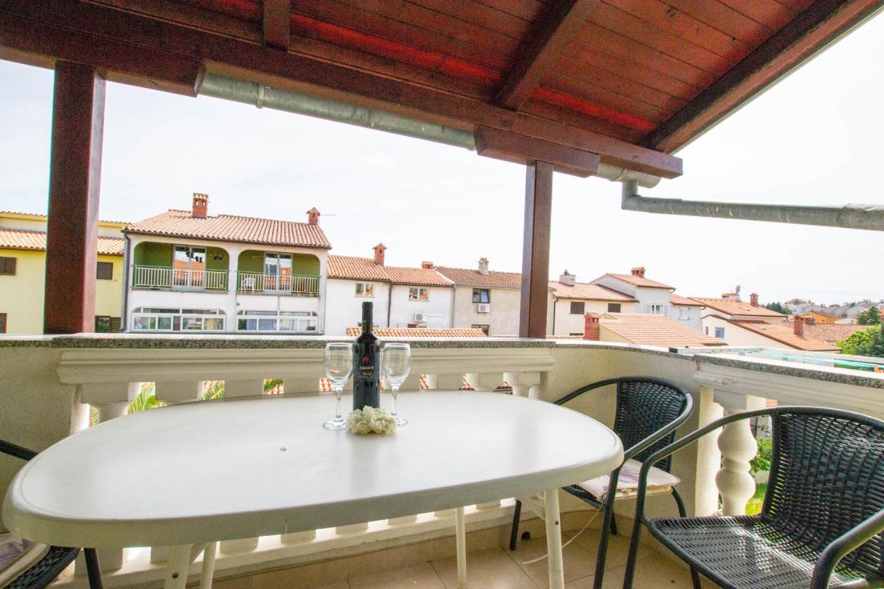 Cozy Apartment With Breakfast On Request 1 بولا المظهر الخارجي الصورة