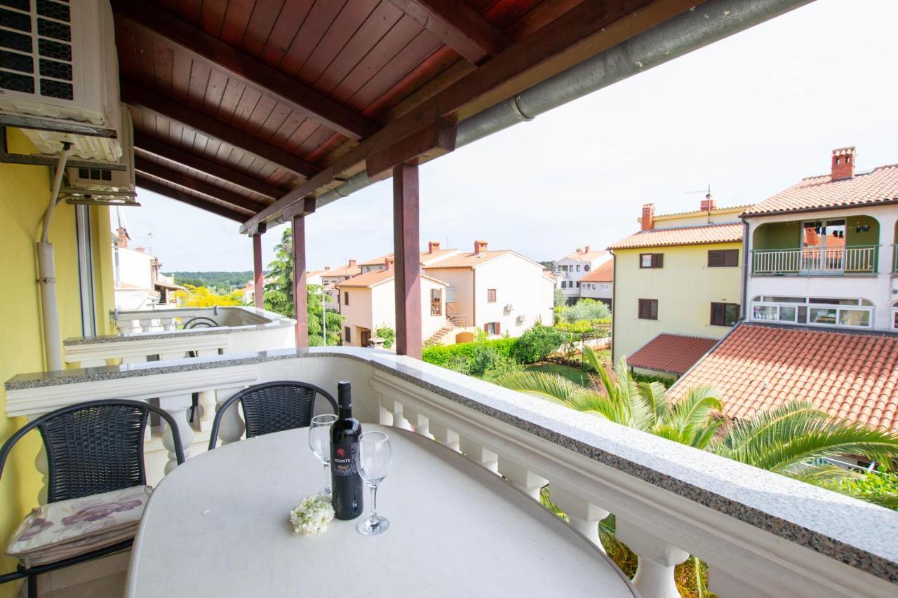 Cozy Apartment With Breakfast On Request 1 بولا المظهر الخارجي الصورة