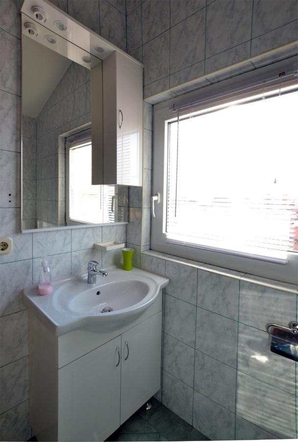 Cozy Apartment With Breakfast On Request 1 بولا المظهر الخارجي الصورة