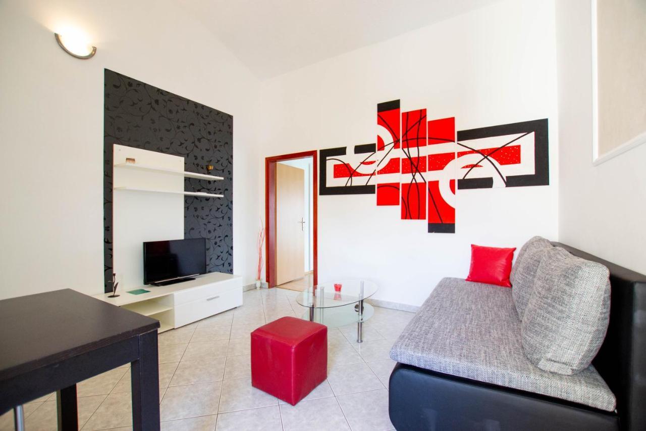 Cozy Apartment With Breakfast On Request 1 بولا المظهر الخارجي الصورة