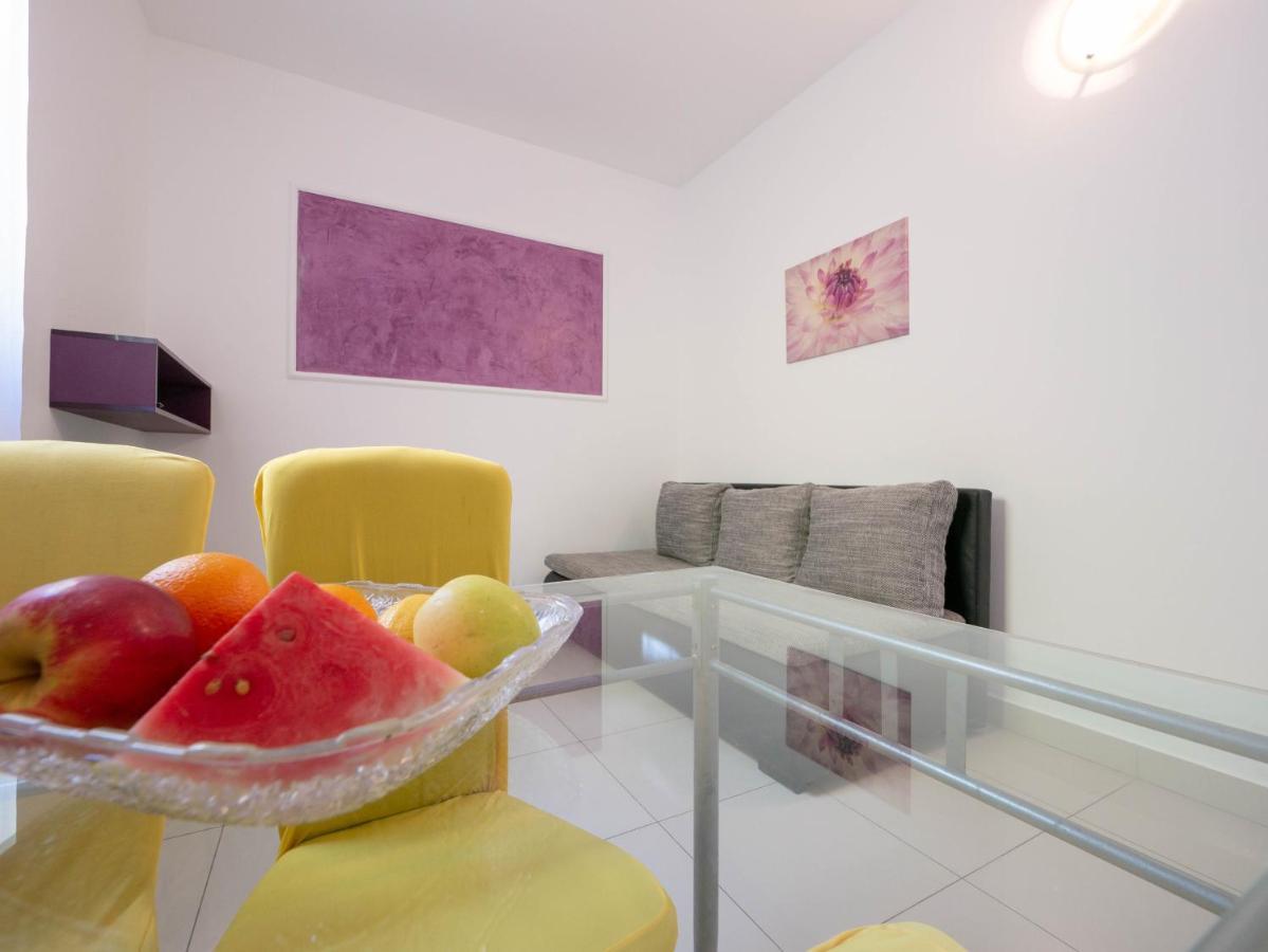 Cozy Apartment With Breakfast On Request 1 بولا المظهر الخارجي الصورة