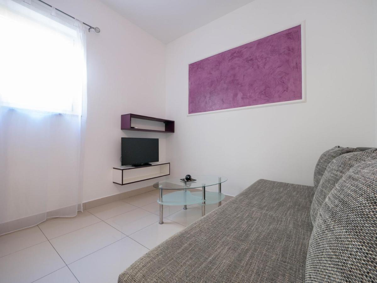 Cozy Apartment With Breakfast On Request 1 بولا المظهر الخارجي الصورة