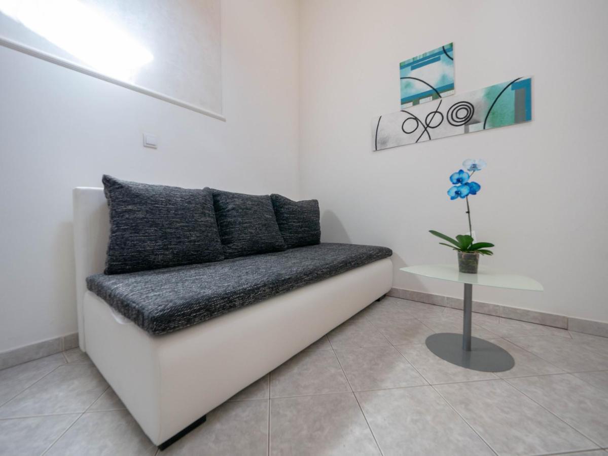 Cozy Apartment With Breakfast On Request 1 بولا المظهر الخارجي الصورة