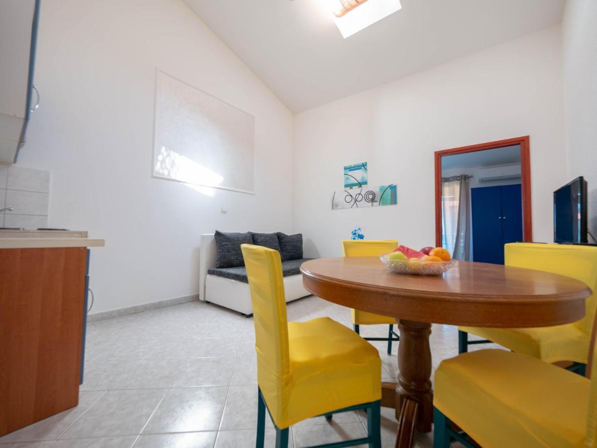 Cozy Apartment With Breakfast On Request 1 بولا المظهر الخارجي الصورة