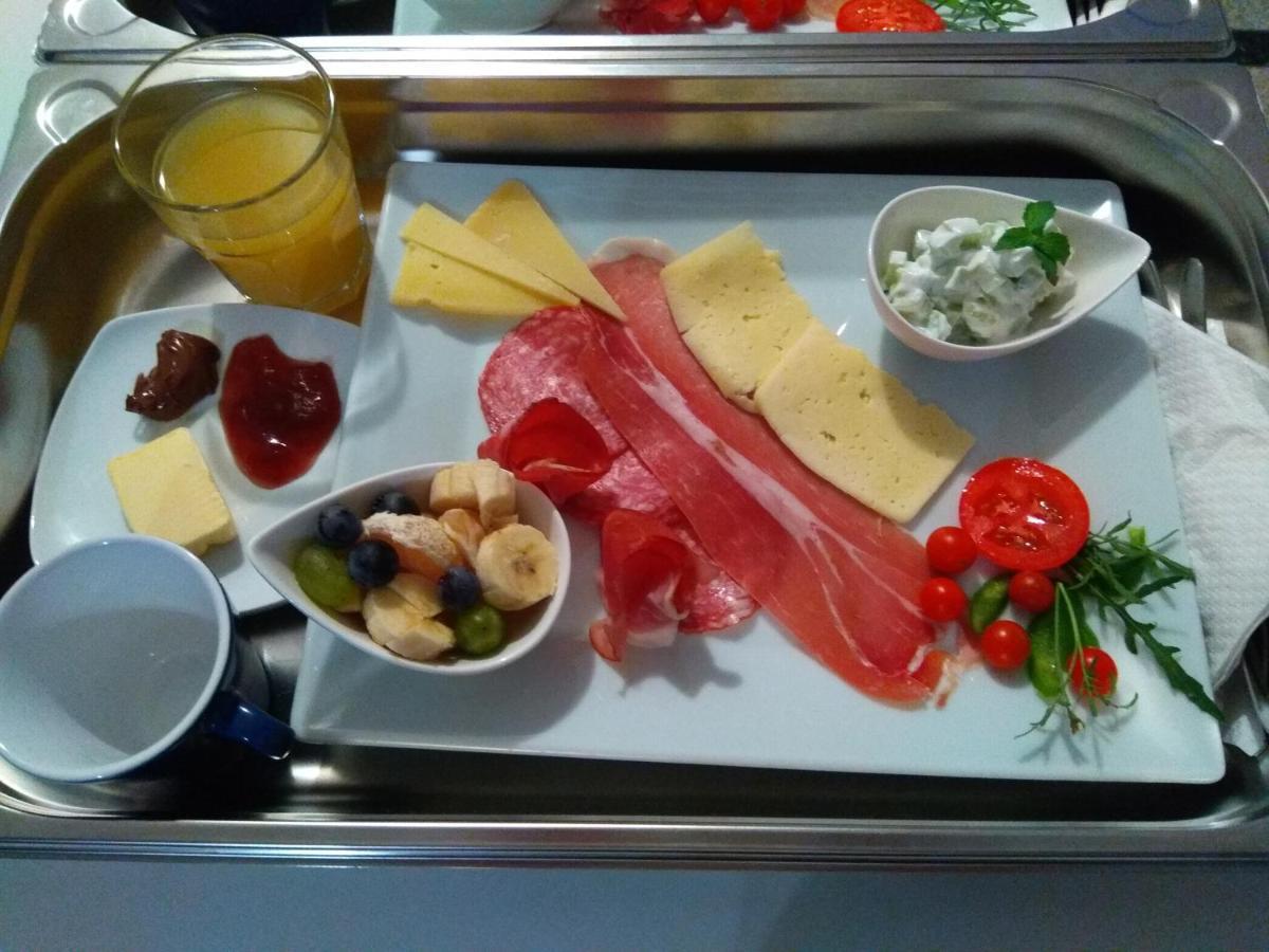 Cozy Apartment With Breakfast On Request 1 بولا المظهر الخارجي الصورة