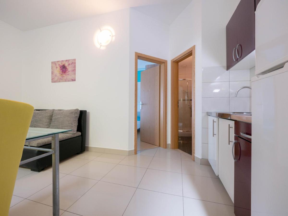 Cozy Apartment With Breakfast On Request 1 بولا المظهر الخارجي الصورة