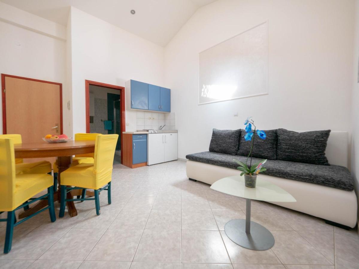 Cozy Apartment With Breakfast On Request 1 بولا المظهر الخارجي الصورة